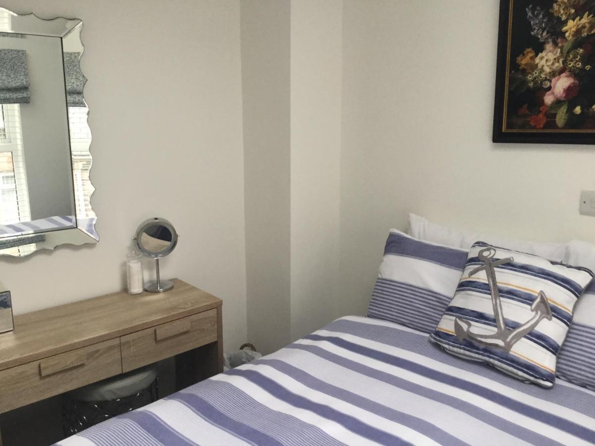 Open Plan Townhouse Apartment Карнарфон Екстериор снимка